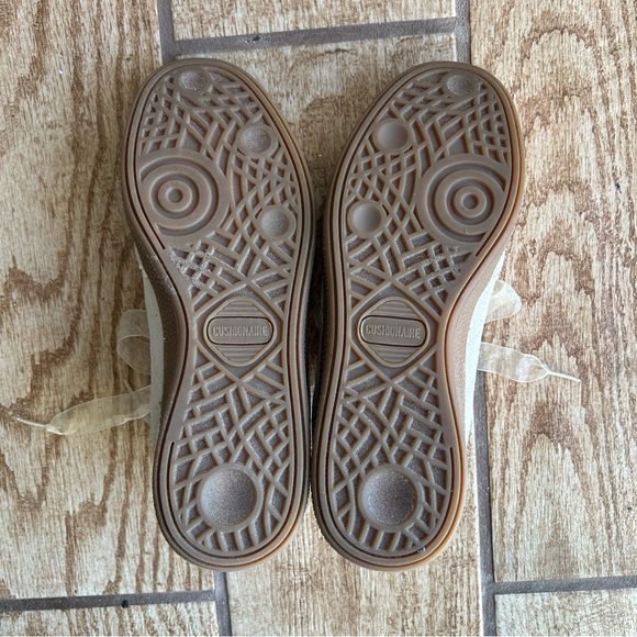 Vintage Inspired Cushionaire Belinda Casual Retro Lace Bridal Sneakers Cream 6 - Picture 9 of 11